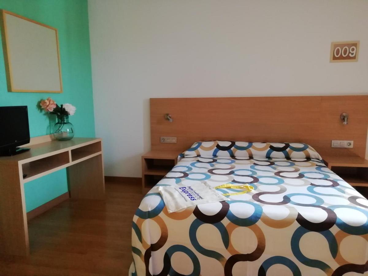 Hotel Mediterrani Express Калелья Экстерьер фото