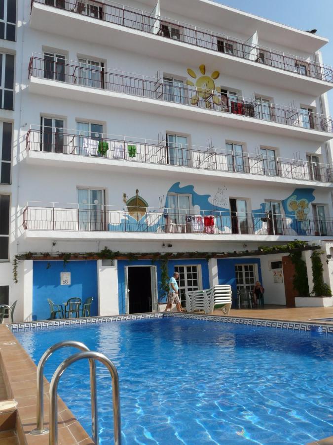 Hotel Mediterrani Express Калелья Экстерьер фото