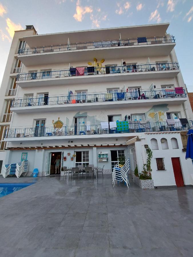 Hotel Mediterrani Express Калелья Экстерьер фото