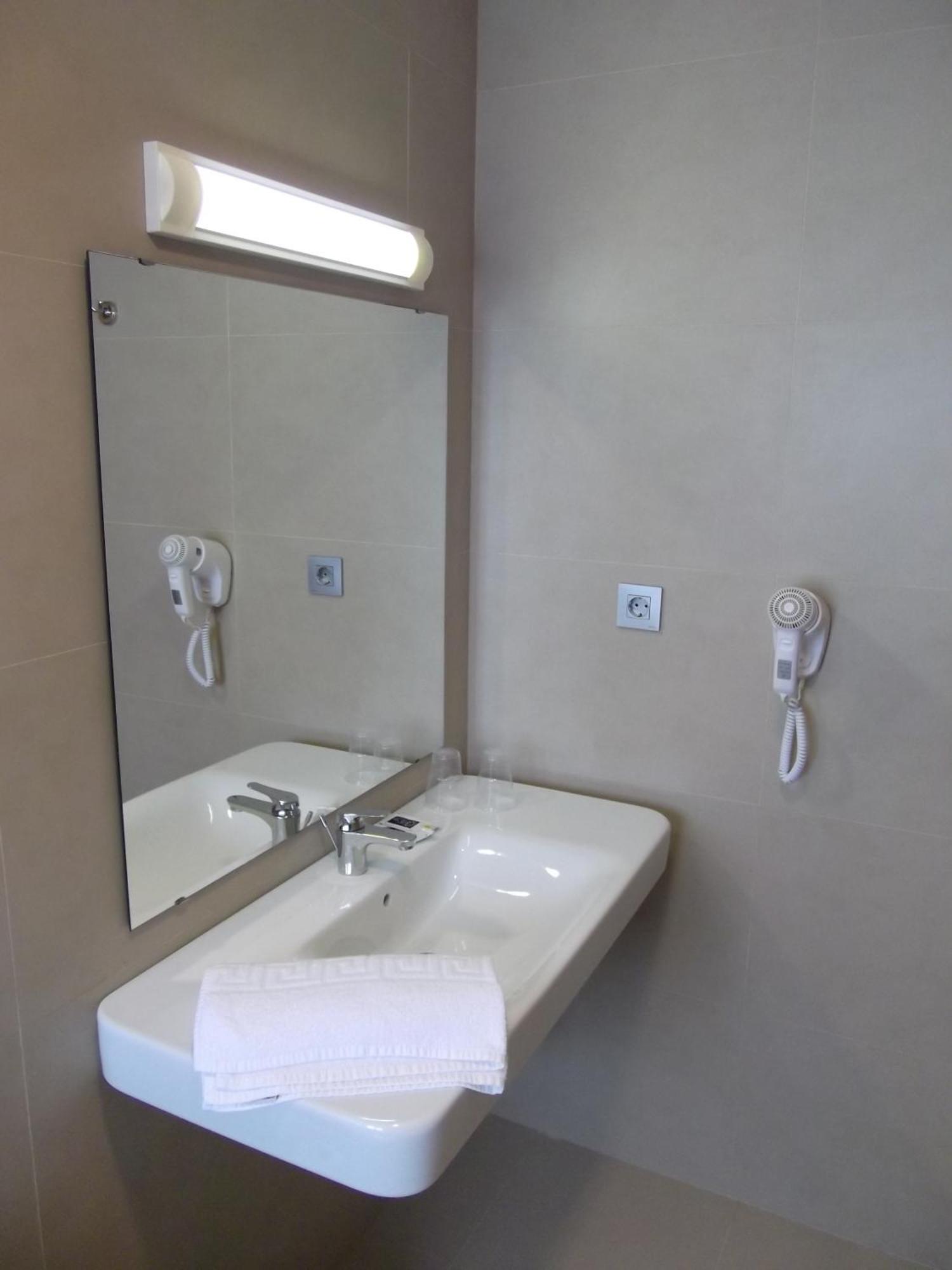 Hotel Mediterrani Express Калелья Экстерьер фото